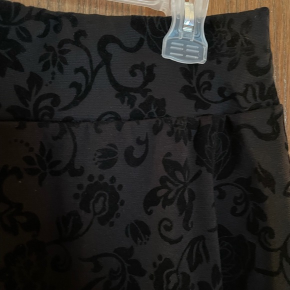 Joe B Small Black Skirt - Picture 4 of 4